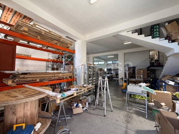 locale commerciale in affitto ad Aci Sant'Antonio in zona Lavina