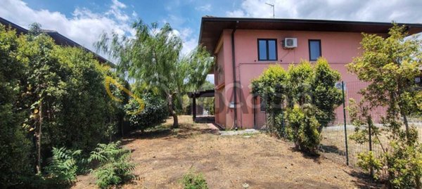 casa indipendente in affitto ad Aci Sant'Antonio