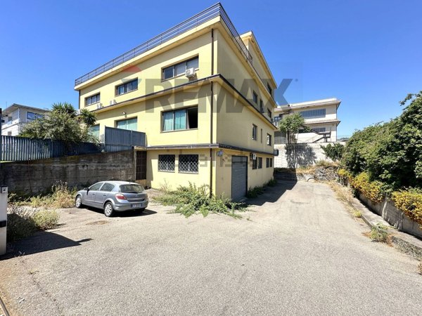 ufficio in affitto ad Aci Sant'Antonio