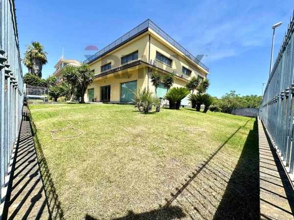 ufficio in affitto ad Aci Sant'Antonio