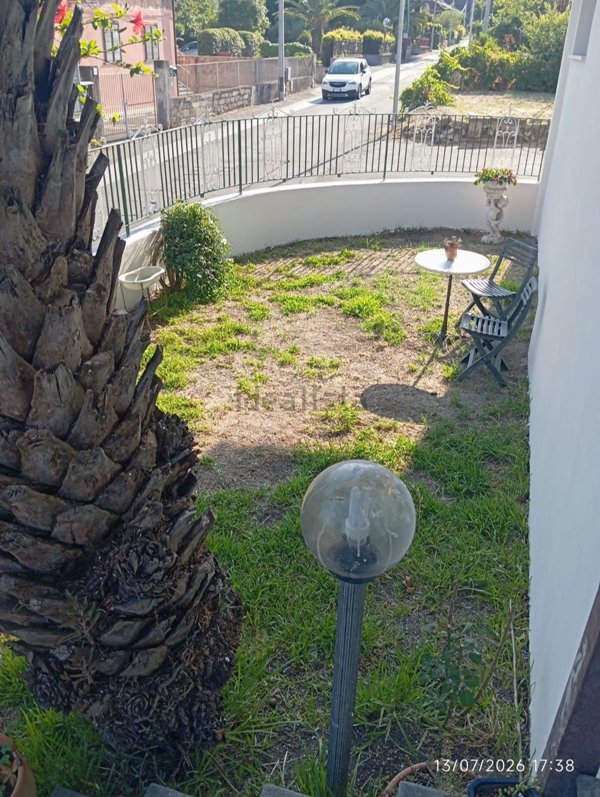 appartamento in affitto ad Aci Sant'Antonio in zona Lavinaio