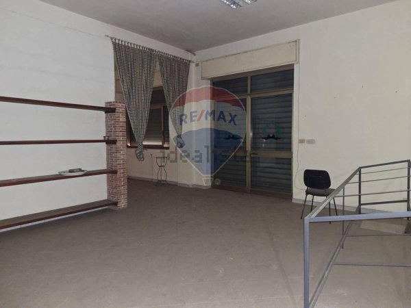locale commerciale in affitto a Belpasso