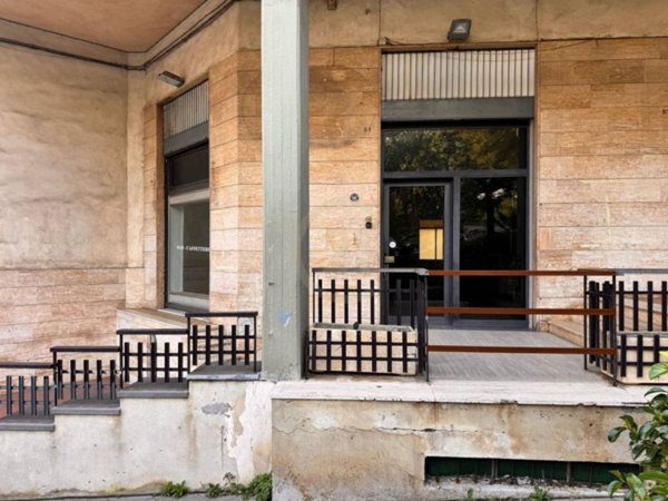 locale commerciale in affitto a Belpasso