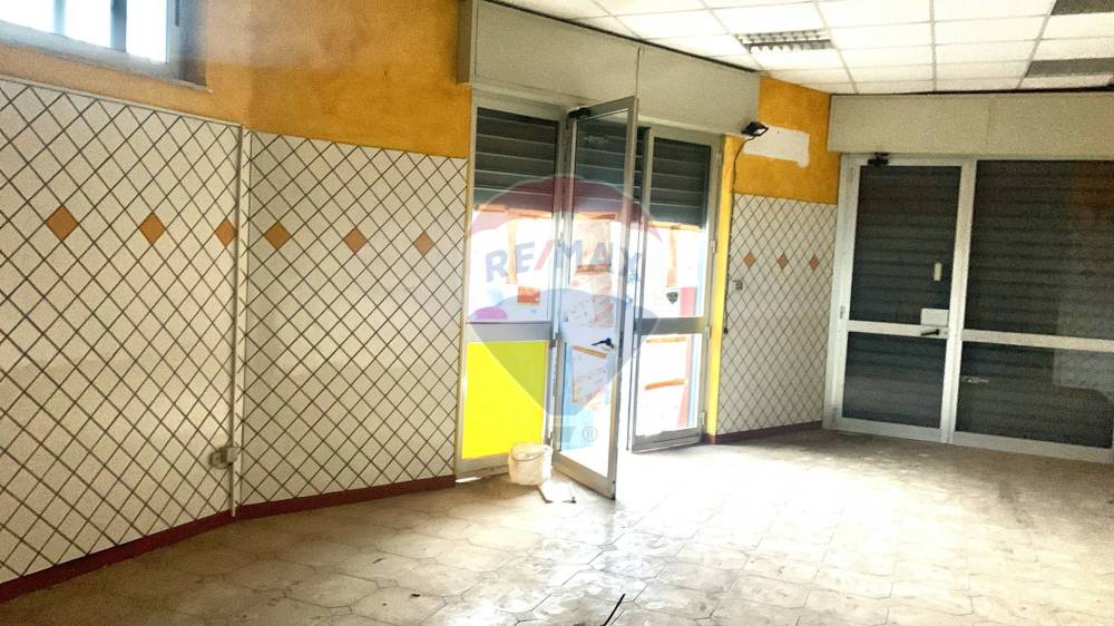 locale commerciale in affitto a Belpasso