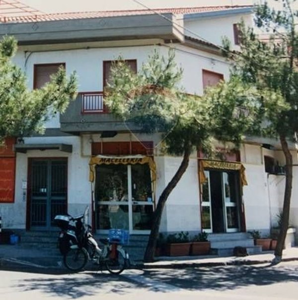 locale commerciale in affitto a Belpasso