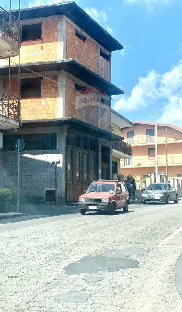 locale di sgombero in affitto a Belpasso