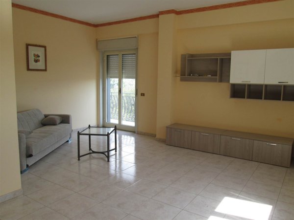 appartamento in affitto a Belpasso in zona Piano Tavola