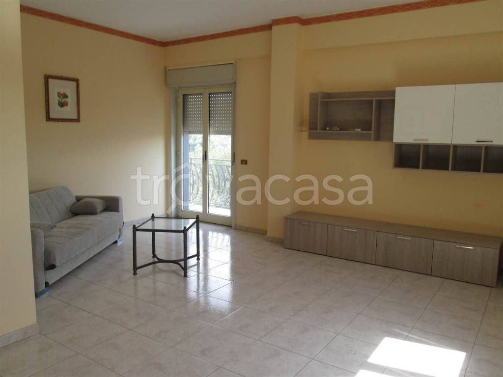 appartamento in affitto a Belpasso in zona Piano Tavola