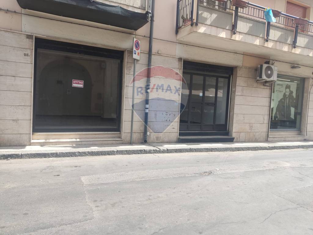 negozio in affitto a Belpasso