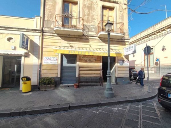 negozio in affitto a Belpasso