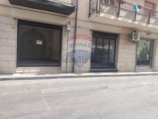 locale commerciale in affitto a Belpasso