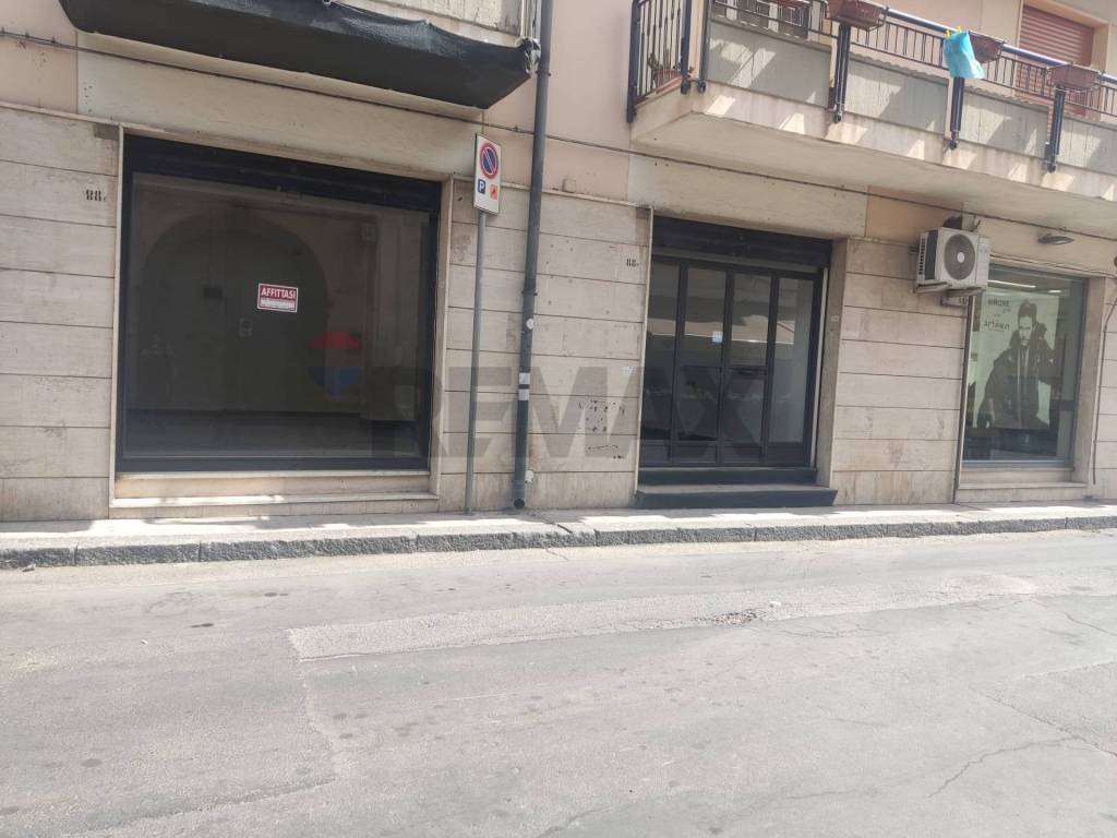 locale commerciale in affitto a Belpasso