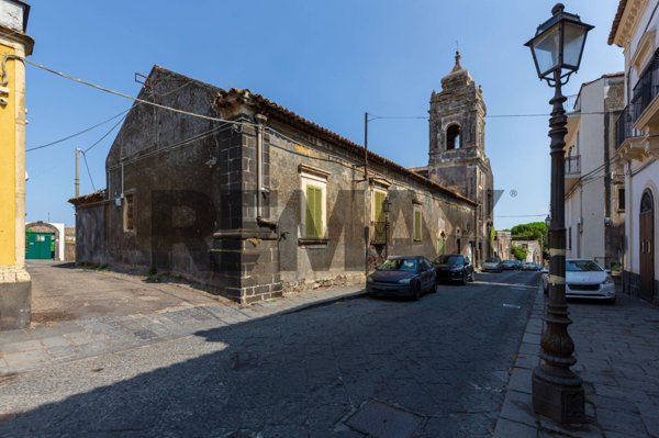 locale commerciale in affitto a Belpasso