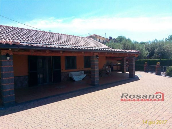 casa indipendente in affitto a Biancavilla