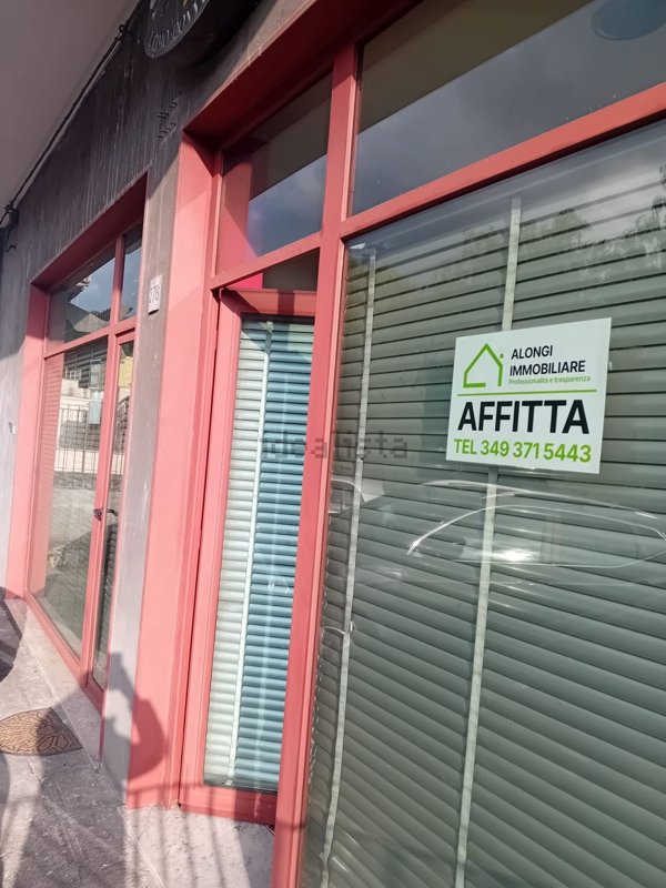 locale commerciale in affitto a Biancavilla