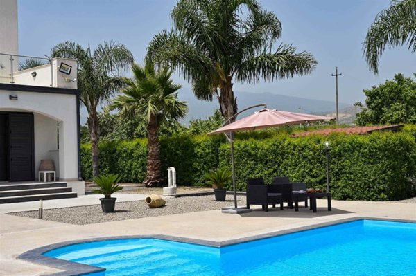 casa indipendente in affitto a Calatabiano