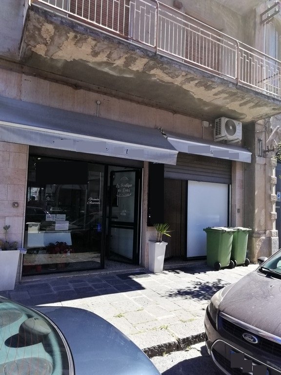 locale commerciale in affitto a Caltagirone