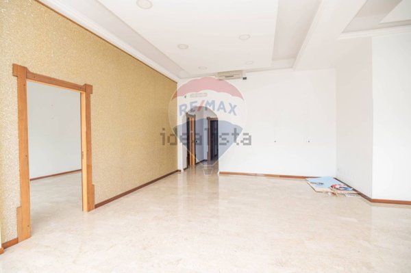 locale commerciale in affitto a Caltagirone