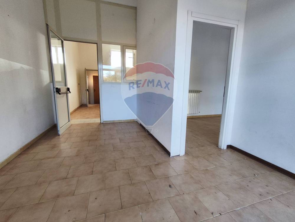 locale commerciale in affitto a Caltagirone