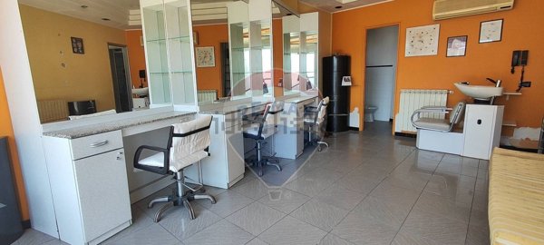 locale commerciale in affitto a Caltagirone