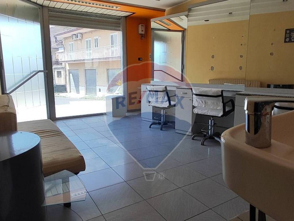 locale commerciale in affitto a Caltagirone