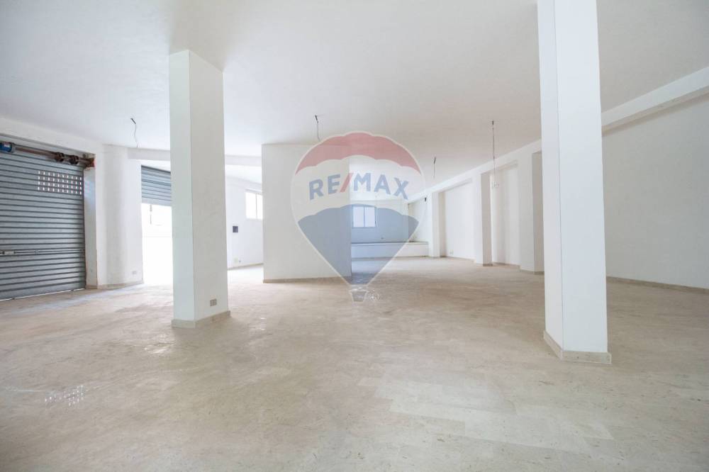 locale di sgombero in affitto a Caltagirone