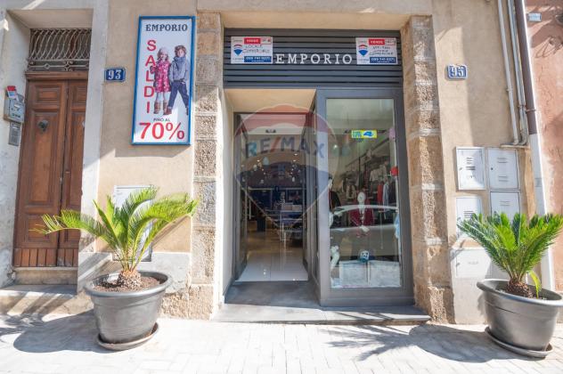 locale commerciale in affitto a Caltagirone
