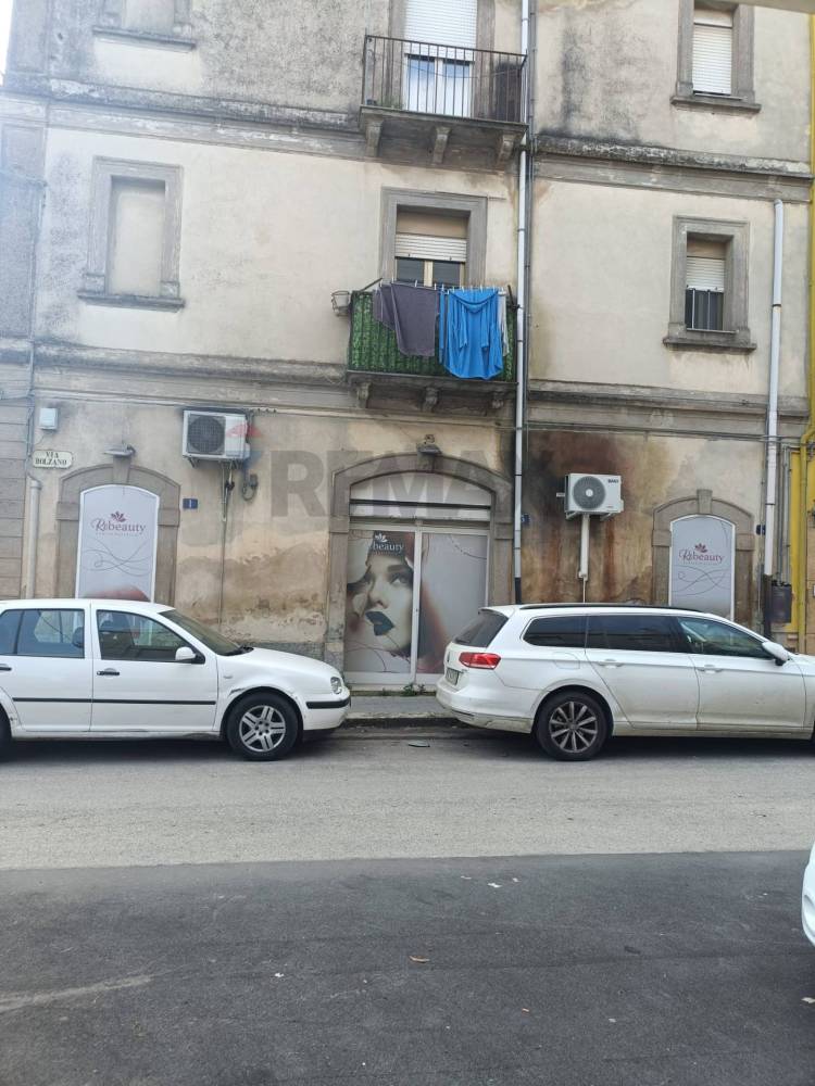locale commerciale in affitto a Caltagirone