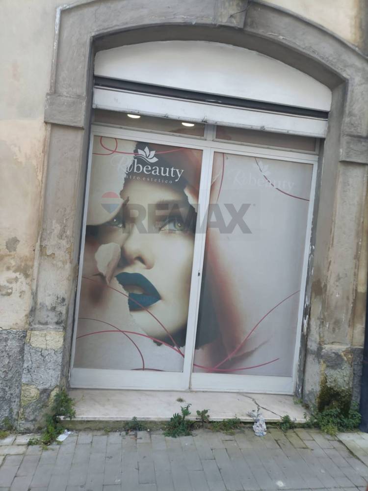 locale commerciale in affitto a Caltagirone