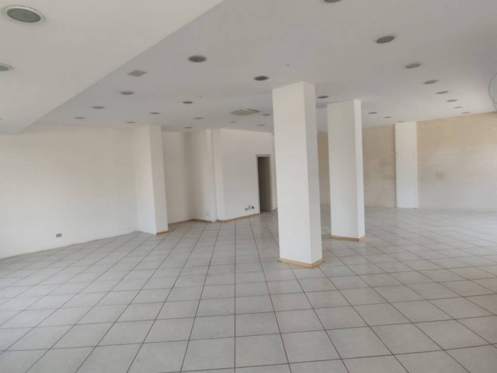 negozio in affitto a Caltagirone