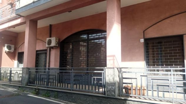 negozio in vendita a Camporotondo Etneo