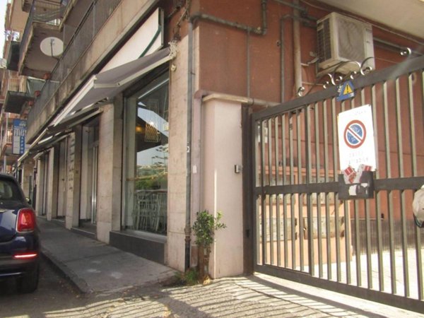 negozio in affitto a Catania in zona San Leone