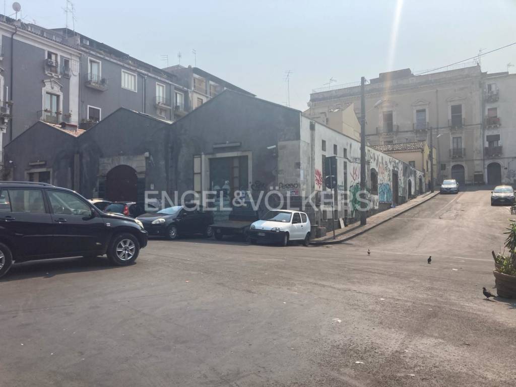 negozio in affitto a Catania in zona Centro Storico