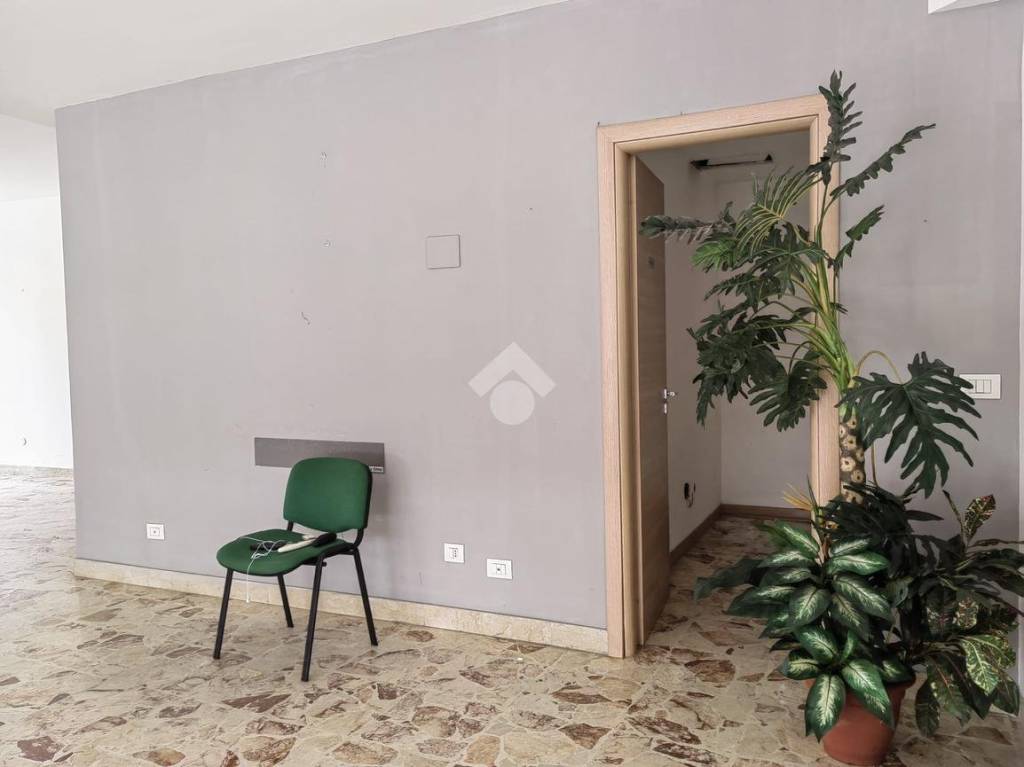 negozio in affitto a Catania