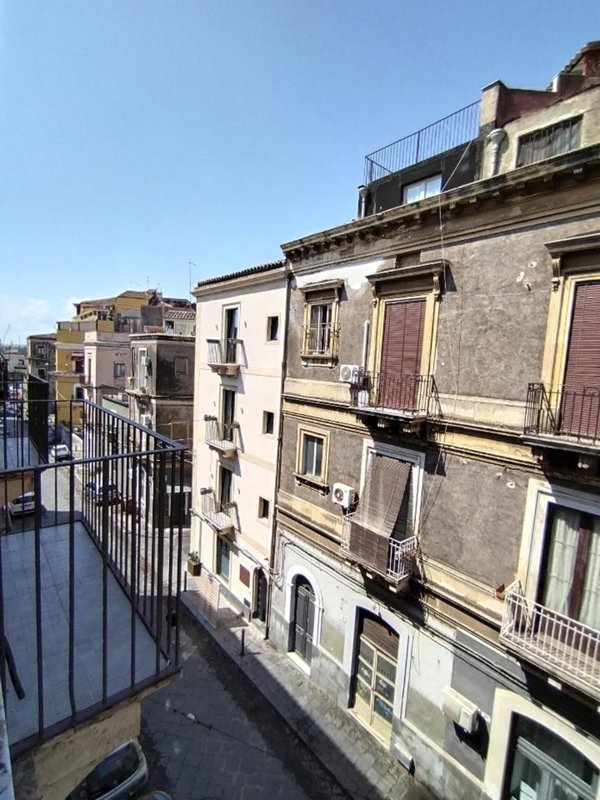negozio in affitto a Catania in zona Centro Storico