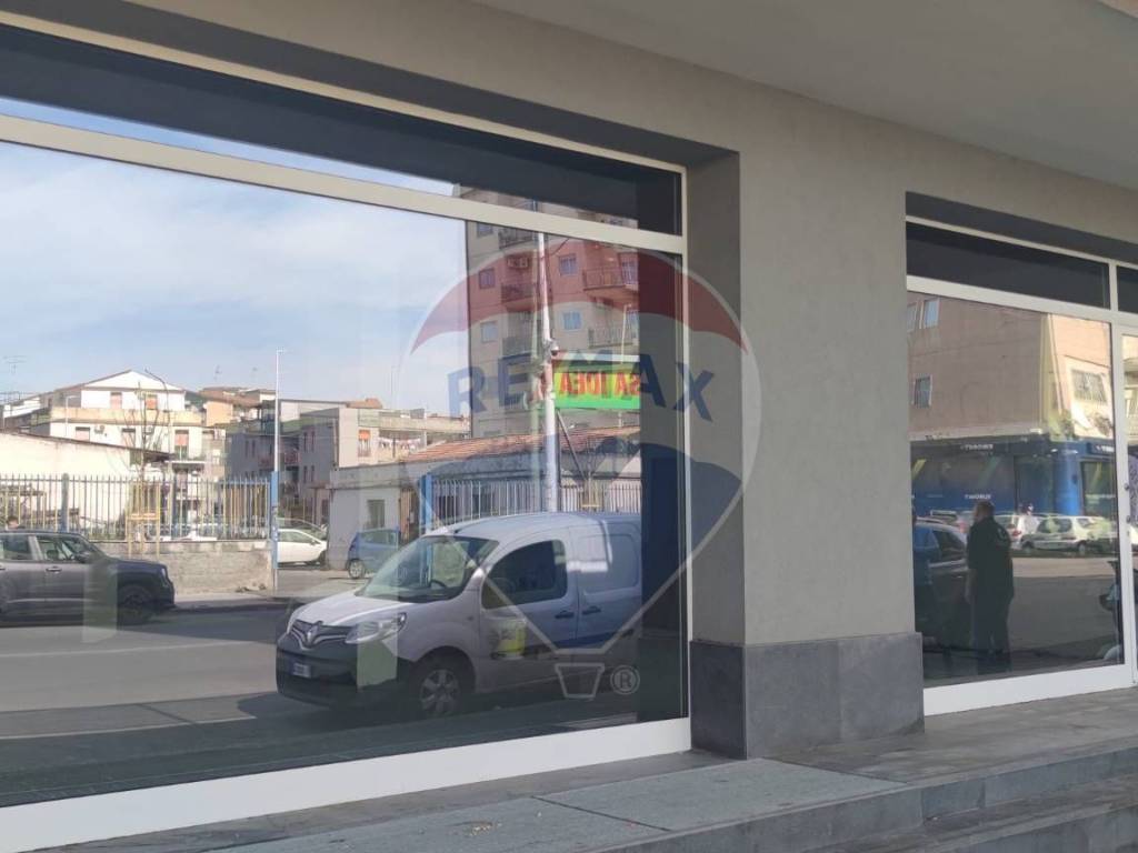 negozio in affitto a Catania