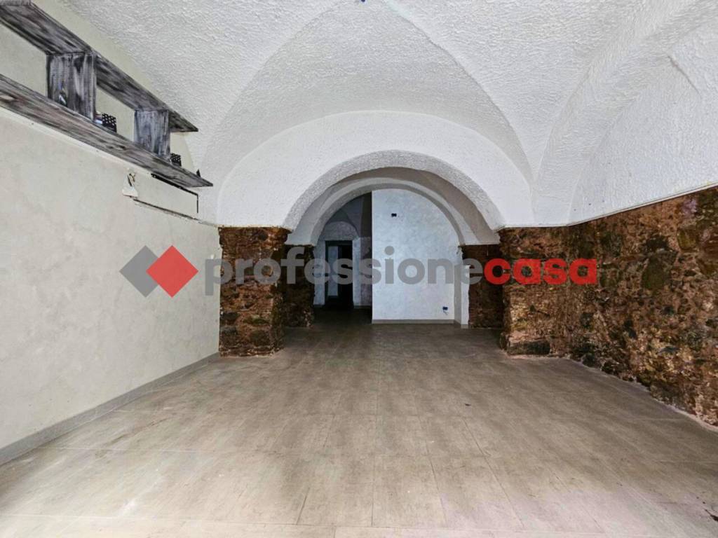 negozio in affitto a Catania in zona Centro Storico