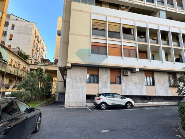 locale commerciale in affitto a Catania
