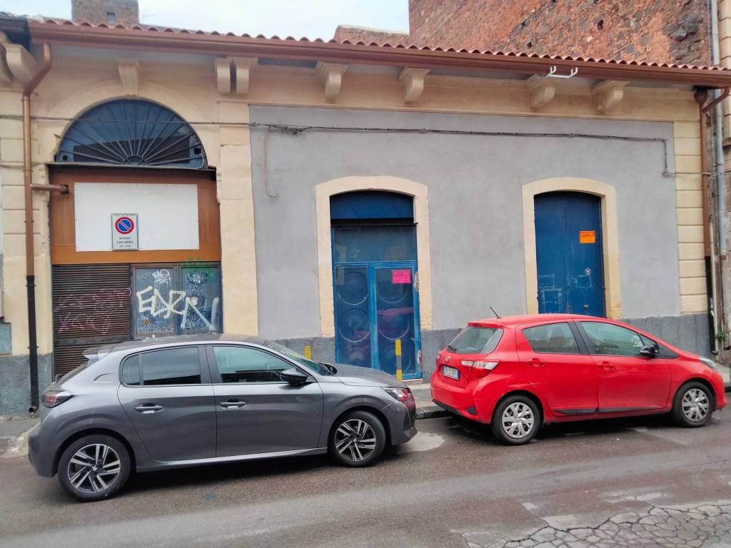 negozio in affitto a Catania