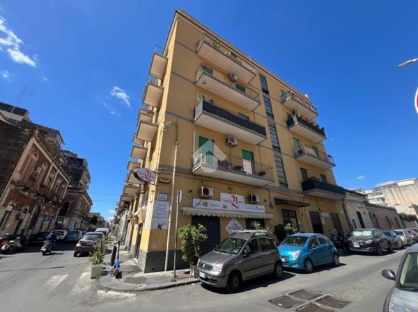 negozio in affitto a Catania
