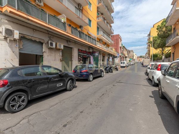 negozio in affitto a Catania in zona Picanello