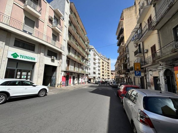 negozio in affitto a Catania