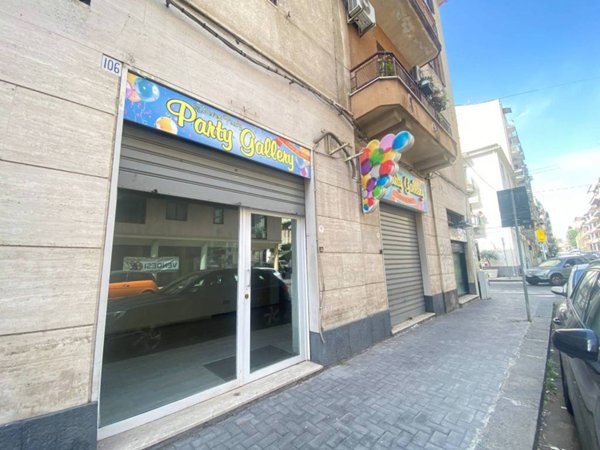 negozio in affitto a Catania
