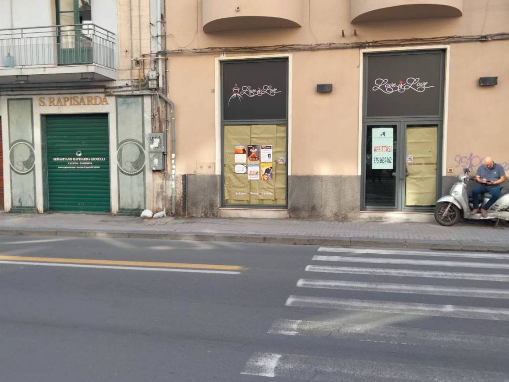 negozio in affitto a Catania