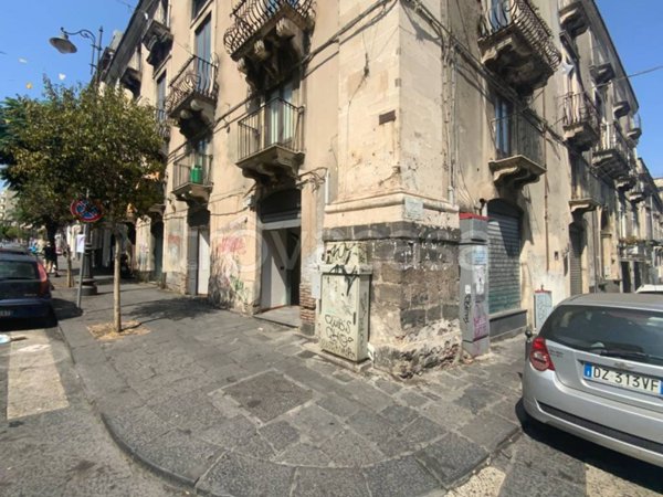 trivano in affitto a Catania in zona Centro Storico