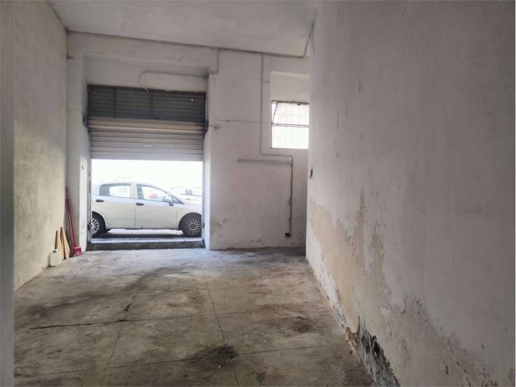 negozio in affitto a Catania