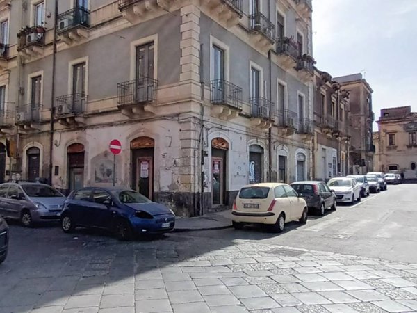 negozio in affitto a Catania