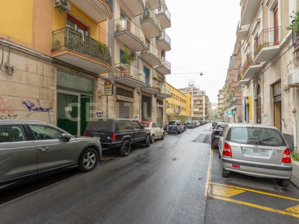 negozio in affitto a Catania in zona Picanello