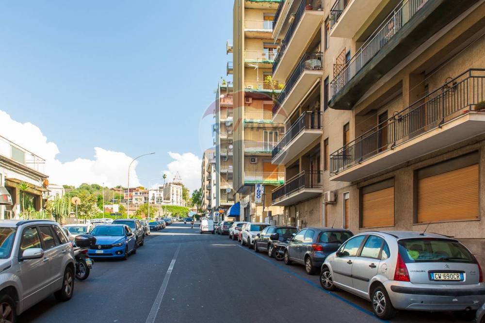 locale commerciale in affitto a Catania