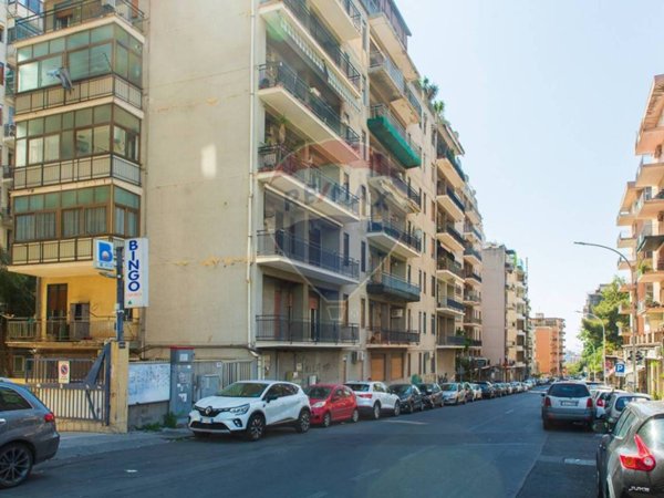 negozio in affitto a Catania